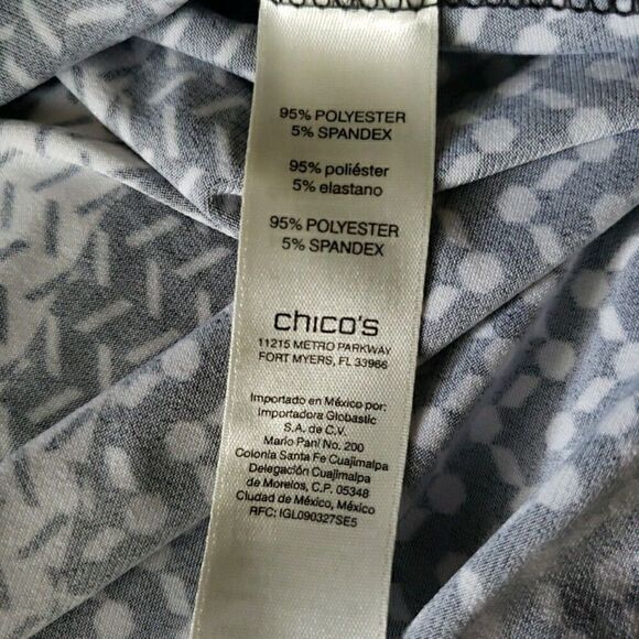 Chico's Geometric Print Cold Shoulder Blouse Top Short Sleeve Knit Size 2 US L - Picture 8 of 10